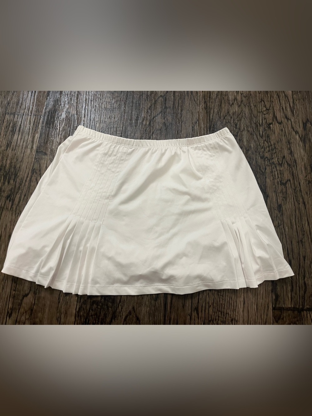 Tail White Pleated Mini Skirt